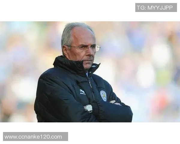 瑞典传奇足球巨星的辉煌生涯与历史足坛地位解析 瑞典传奇足球巨星的辉煌生涯与历史足坛地位解析