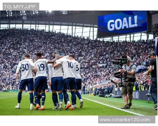 足球球星背后的奇葩家人揭秘 家庭风波竟成他成功背后的秘密动力